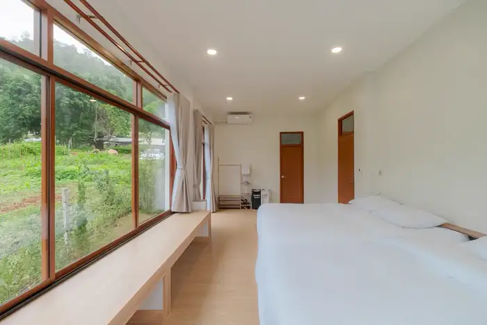 ห้องนอน วิวไร่สวน